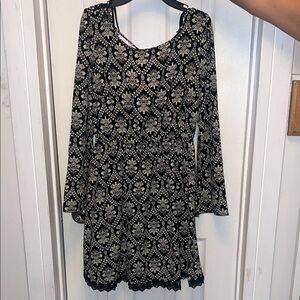 Monteau Black and Cream Floral Long Sleeve Dress